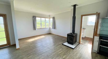 Sunny, Rural 2BR Home - Photo 3