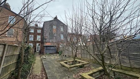 10 bedroom terraced house to rent - Photo 5