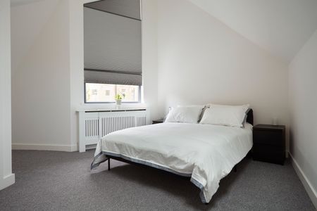 2 Bed Detached House, Lancaster Road, N4 - Photo 2