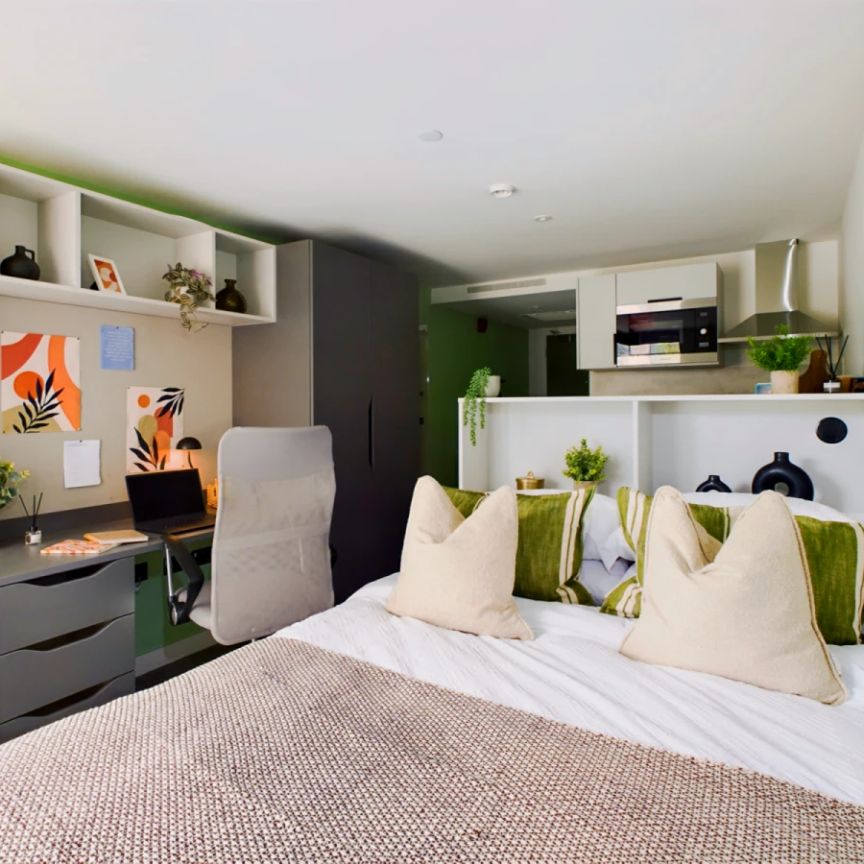 Silver Studio - Photo 1