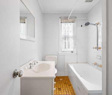 Spacious Family Home - Photo 6