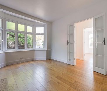 4 bedroom detached house to rent - Photo 4