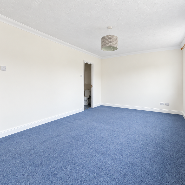 5 bedroom link detached house to rent - Photo 1