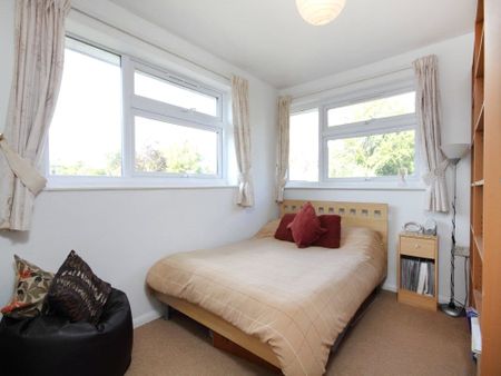 2 Bedroom Flat / Apartment - Northlands Drive, Winchester - Photo 2