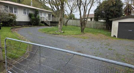 Family Home on Fairview Road - Photo 4
