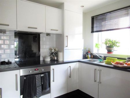 2 bedroom apartment to rent - Photo 5