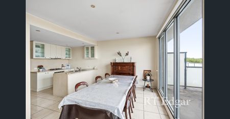 Furnished Inner-City Living in the Heart of Brunswick East - Photo 2