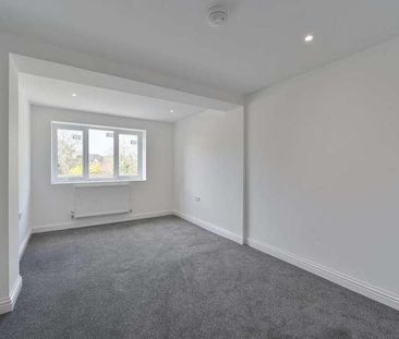 April Court, Beckenham, BR3 - Photo 2