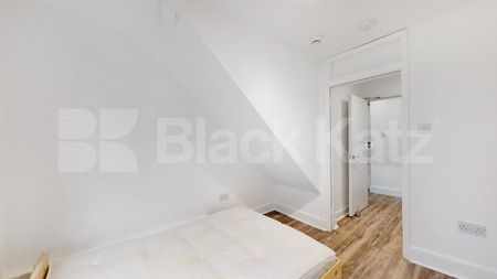 Spacious two bed set within a period house minutes to tube and shops - Photo 4