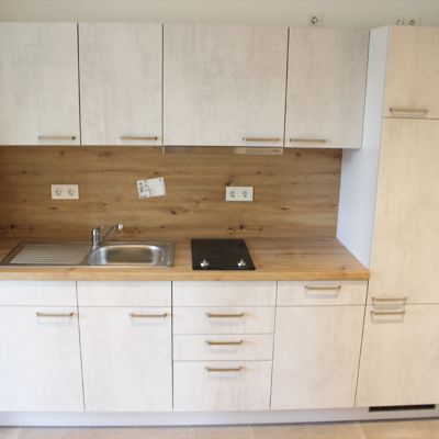 Service-Wohnen mit Einbauküche & Terrasse! - Foto 1