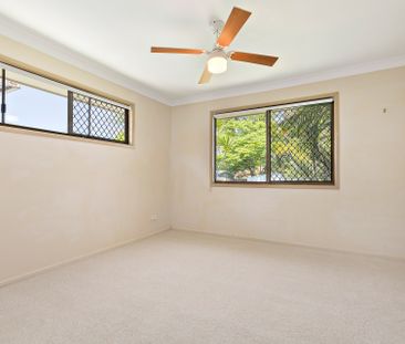 Modern, Low-Maintenance Living in a Convenient Crestmead Location - Photo 6