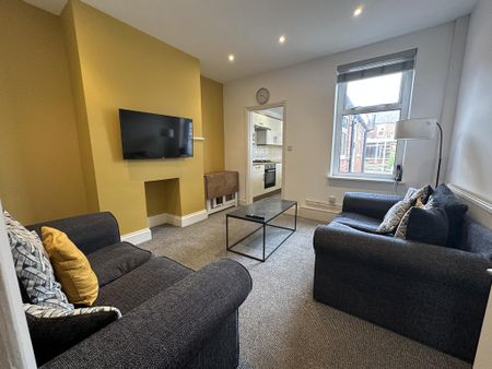 4 bedroom terraced house to rent - Photo 2