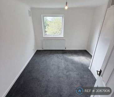 2 bedroom end of terrace house to rent - Photo 2