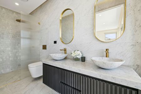 Multi Level Home With Panoramic Views & Swimming Pool - Photo 4