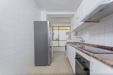 Beautiful room in Valencia - Photo 2