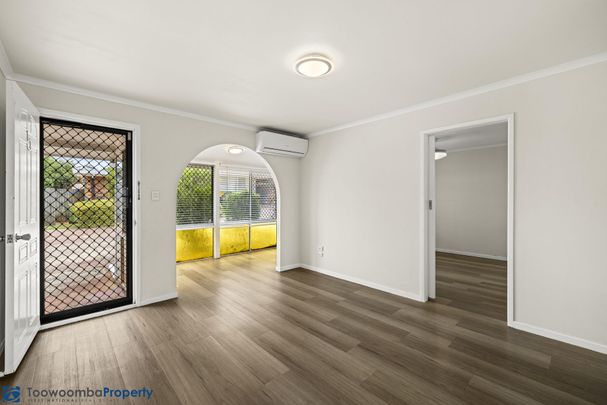 Freshly Renovated 2 Bedroom Unit in Prime East Toowoomba Location - Photo 1