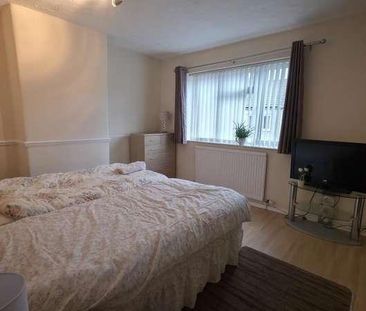 Edinburgh Street, Swindon, SN2 - Photo 2