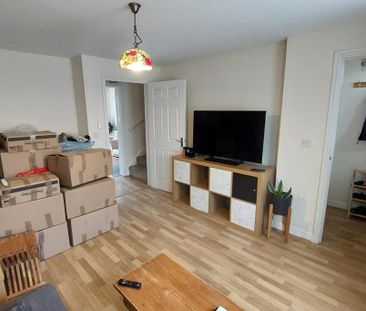 3 bedroom semi-detached house to rent - Photo 1