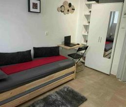 Studio/Γκαρσονιέρα για ενοικίαση - Νίκαια, - Φωτογραφία 1