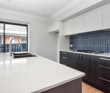 19 Whitebox Street, Orange. - Photo 4