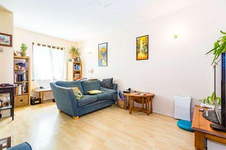 Broad Hinton, Twyford, Reading, RG10 - Photo 3