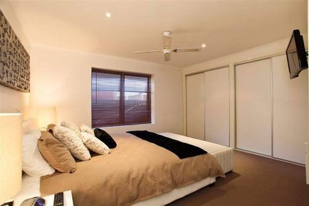 FULLY FURNISHED - UNAVAILABLE UNTIL DECEMBER 2018 - Photo 5