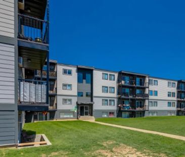 - 2 Bedroom at Columbian Apartments - Photo 6