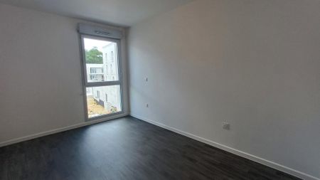 location Appartement T3 DE 58.9m² À MELUN - Photo 2