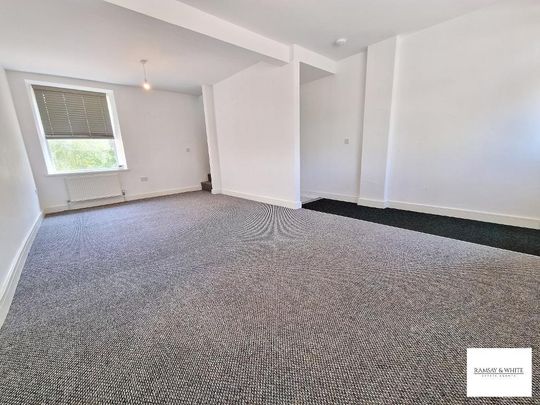 3 bedroom end of terrace house to rent - Photo 1