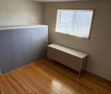 For Lease - 3759 Bayswater Crescent, Mississauga, Ontario - Photo 2