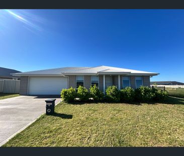 45 Lincoln Parkway, Dubbo, NSW 2830 - Photo 1