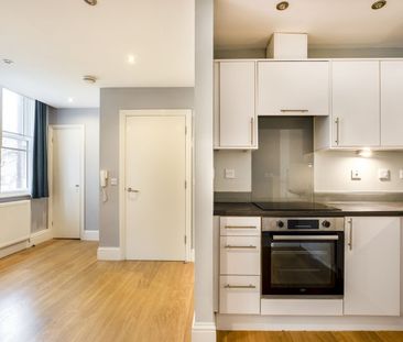Flat to rent - Tower Bridge Road, London Bridge, SE1 - Photo 3