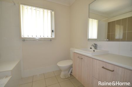 Lovely Modern 3 bed Townhouse For Rent $650 per week - Photo 2