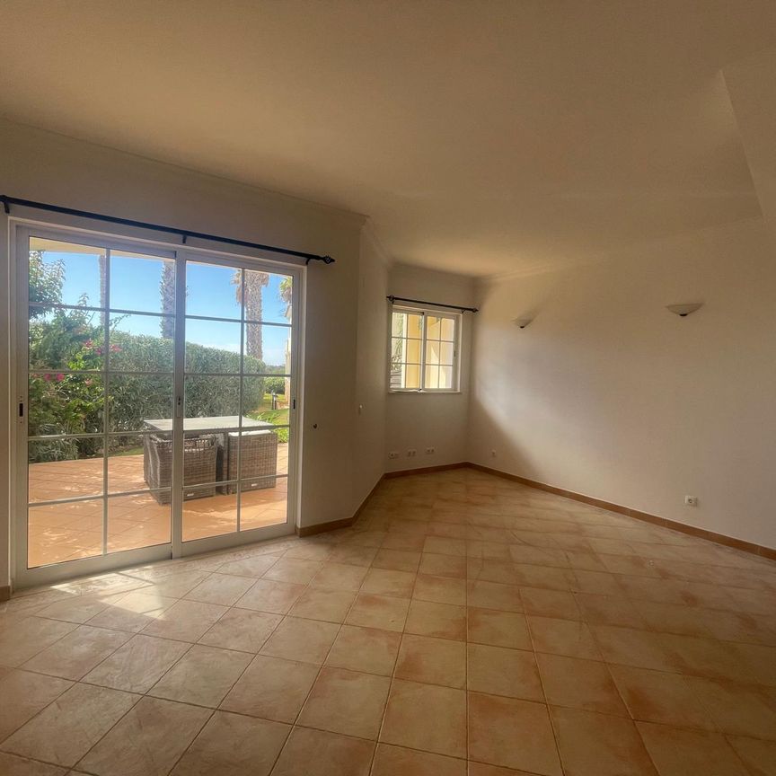 Excellent 2 bedroom duplex flat, in a singular condominium with swimming pool in Almancil. - Photo 1