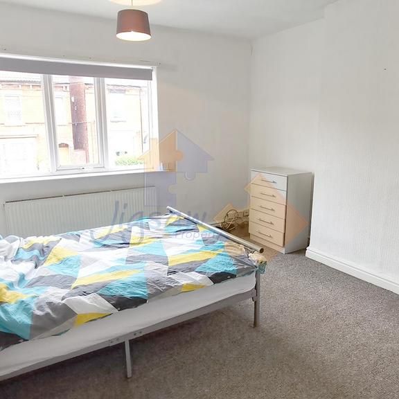 4 bedroom townhouse to rent - Photo 1
