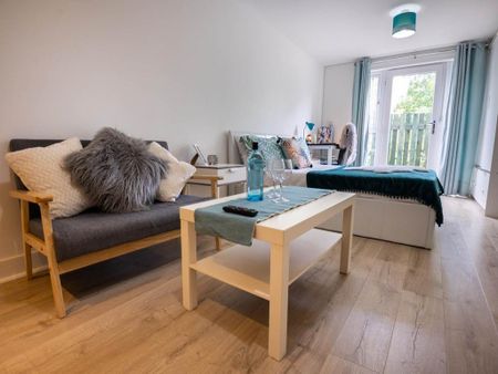 Studio to rent - Photo 2