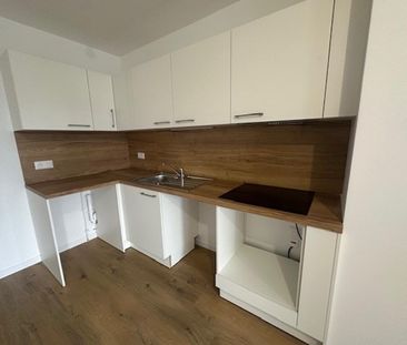 location Appartement T2 DE 40.49m² À PLAISIR - Photo 2