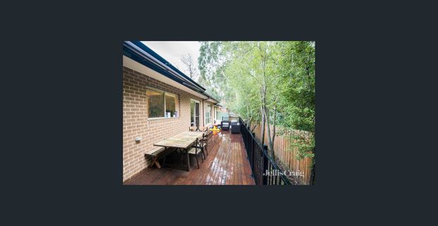 Charming Home At Rear of Block In Leafy Street - Photo 1
