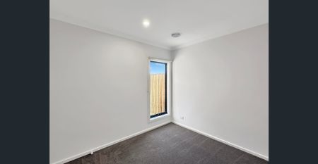 🏡 Brand New 4-Bedroom House in Thornhill Park - Photo 2
