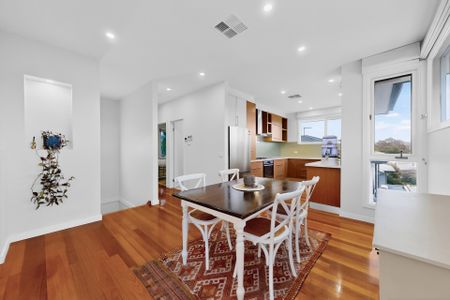 Versatility and Space in a Premium School Zoned Pocket - Photo 3