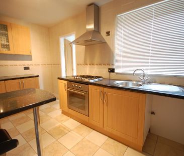 3 bedroom terraced house to rent - Photo 2