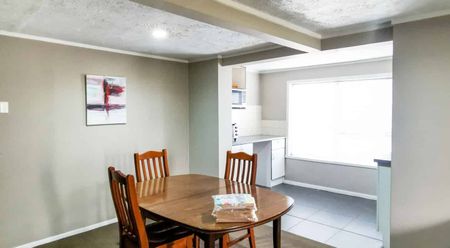 Power, Water, Internet & Laundry Included In Rent! - Photo 5