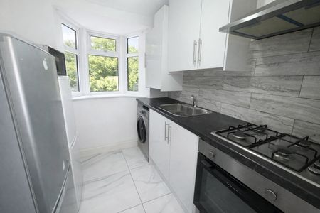 Room in a Shared Flat, South Park Drive, IG3 - Photo 3