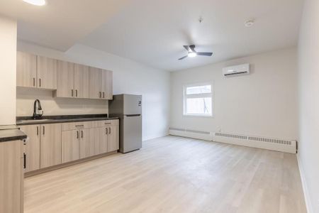 For Lease - 54 Front Street, Thorold, Ontario - Photo 3