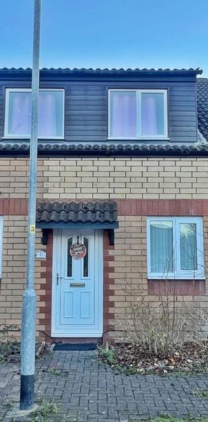 3 bedroom end of terrace house to rent - Photo 1