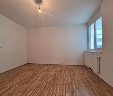 Top-moderne Wohnung mit Mega-Balkon - U1 Nähe - 2 WCs !! - Photo 2