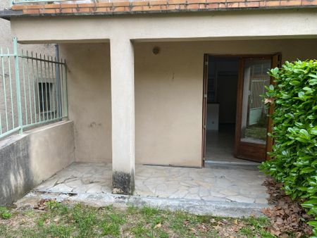 Location Appartement 3 pièces 48m² LES VANS 07140 - Photo 2