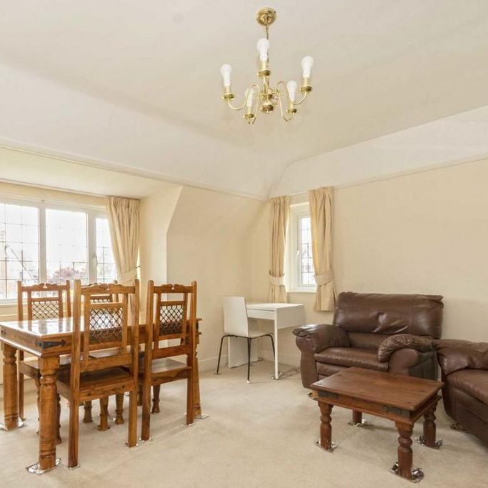 3 bedroom flat to rent - Photo 1