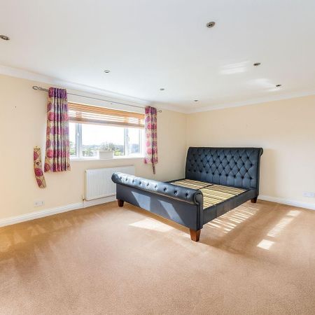 4 bedroom semi-detached house to rent - Photo 5