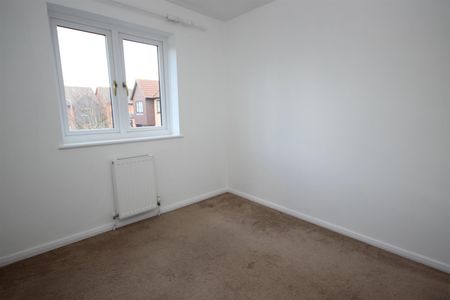 3 bed Semi-Detached House for let - Photo 5